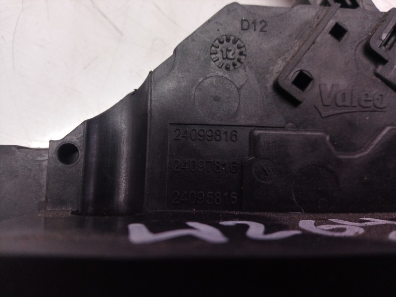 Recambio de cerradura puerta trasera derecha para citroën c4 picasso business class referencia OEM IAM 24099816 24099816 2409981