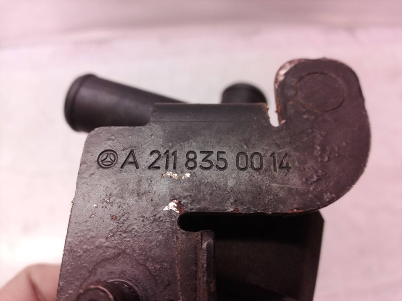 Recambio de bomba agua para mercedes-benz clase cls (w219) 500 (219.375) referencia OEM IAM A2118350028 A2118350028 A2118350014