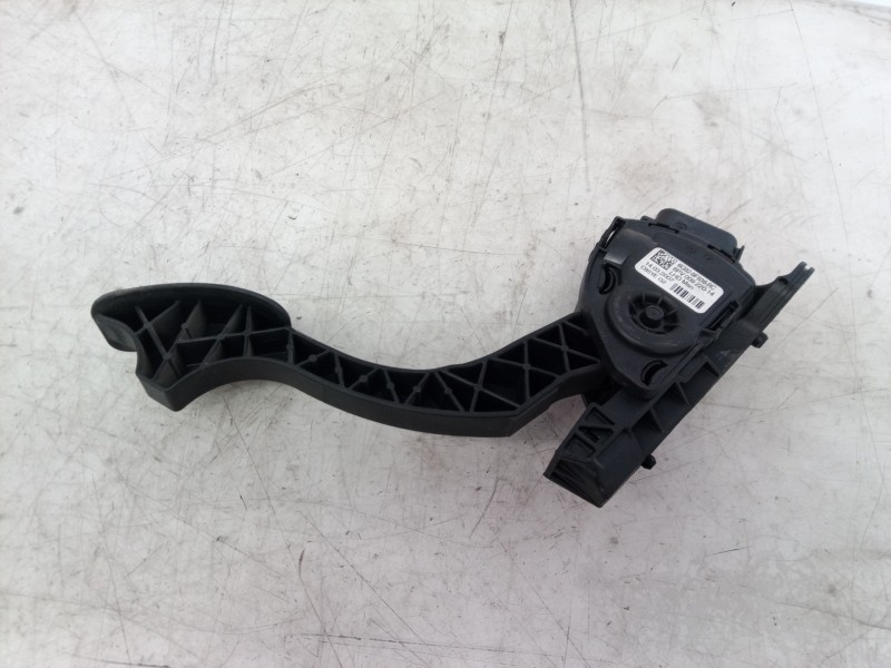 Recambio de potenciometro pedal para ford mondeo ber. (ca2) limited edition referencia OEM IAM 6G929F836RC 6G929F836RC 6G929F836