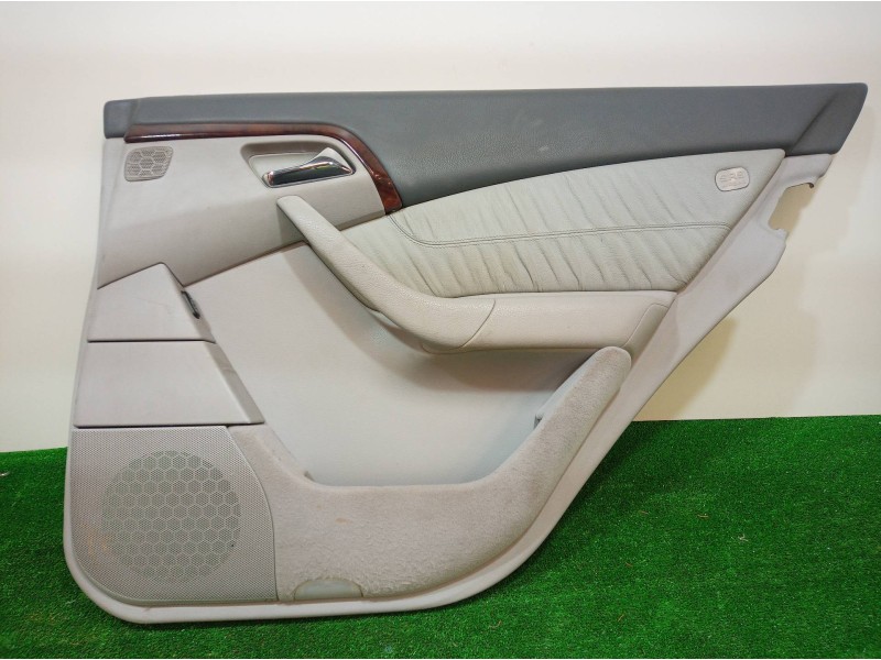 Recambio de panel de puerta tra der para mercedes-benz clase c (w203) berlina 180 (203.035) referencia OEM IAM A22073022707D44 A