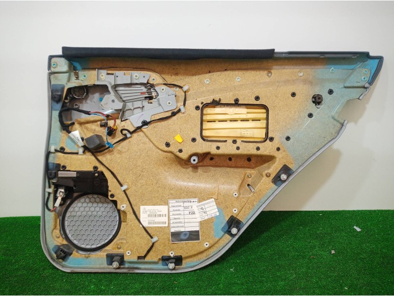Recambio de panel de puerta tra izq para mercedes-benz clase c (w203) berlina 180 (203.035) referencia OEM IAM A22073021707D44 A