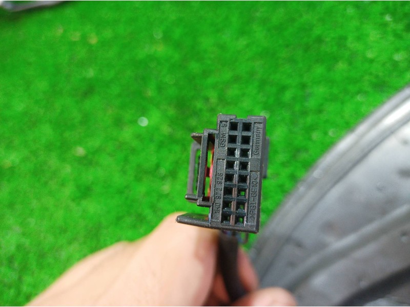 Recambio de retrovisor izquierdo para volkswagen golf v berlina (1k1) conceptline (e) referencia OEM IAM 010880 010880 3 PUERTAS