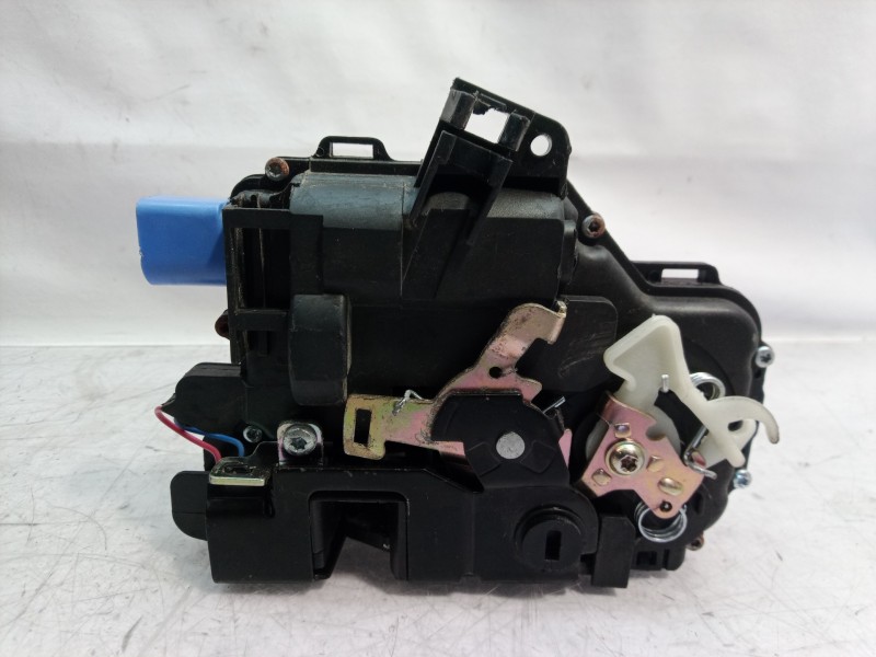 Recambio de cerradura puerta trasera derecha para volkswagen polo (9n3) advance referencia OEM IAM 3B4839016AN 3B4839016 3B48390