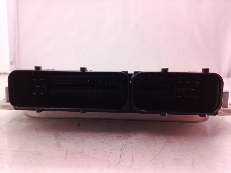 Recambio de centralita motor uce para audi a4 berlina (b5) 1.9 tdi referencia OEM IAM 038906019AN 038906019 0281010094