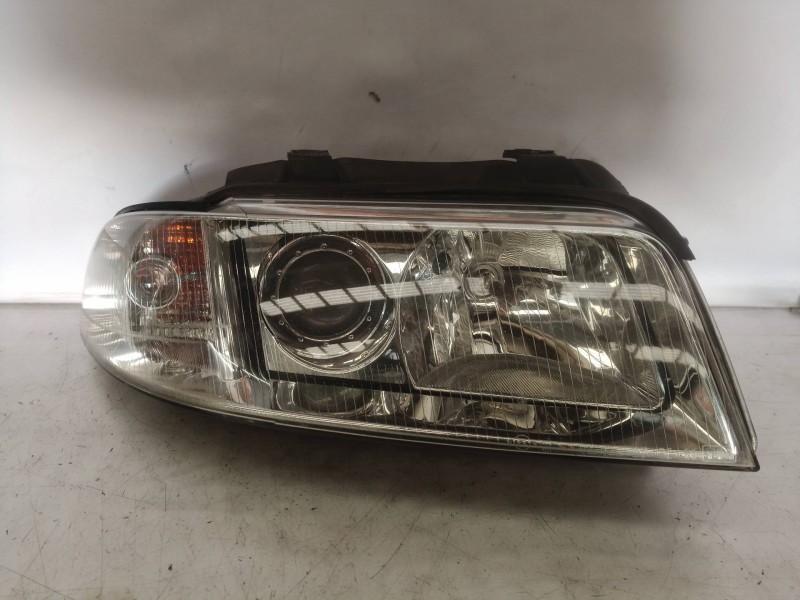 Recambio de faro derecho para audi a4 berlina (b5) 1.9 tdi referencia OEM IAM 8D0941004AK 8D0941004AK 8D0941004AK