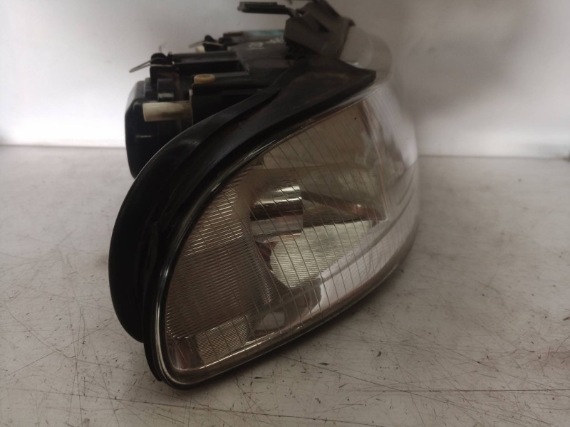 Recambio de faro derecho para audi a4 berlina (b5) 1.9 tdi referencia OEM IAM 8D0941004AK 8D0941004AK 8D0941004AK