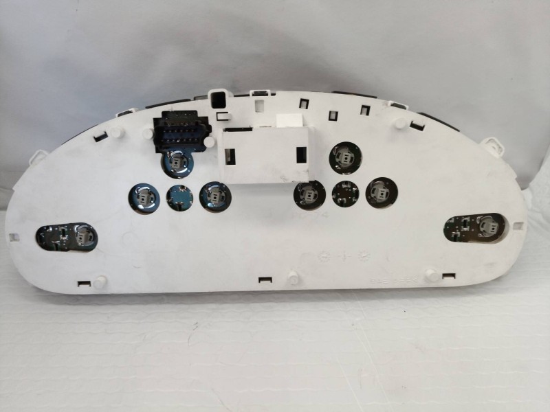 Recambio de cuadro instrumentos para chrysler voyager (rg) referencia OEM IAM 70113R 70113R TN2574106404