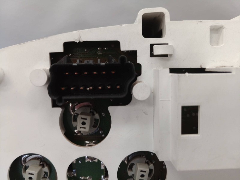 Recambio de cuadro instrumentos para chrysler voyager (rg) referencia OEM IAM 70113R 70113R TN2574106404