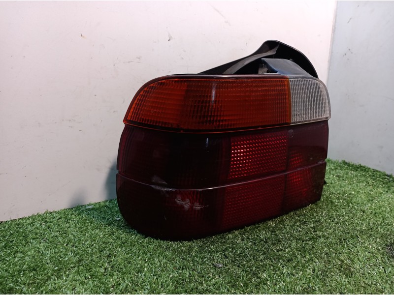 Recambio de piloto trasero izquierdo para bmw serie 3 compacto (e36) 316i referencia OEM IAM 8353805 8353805 29270102