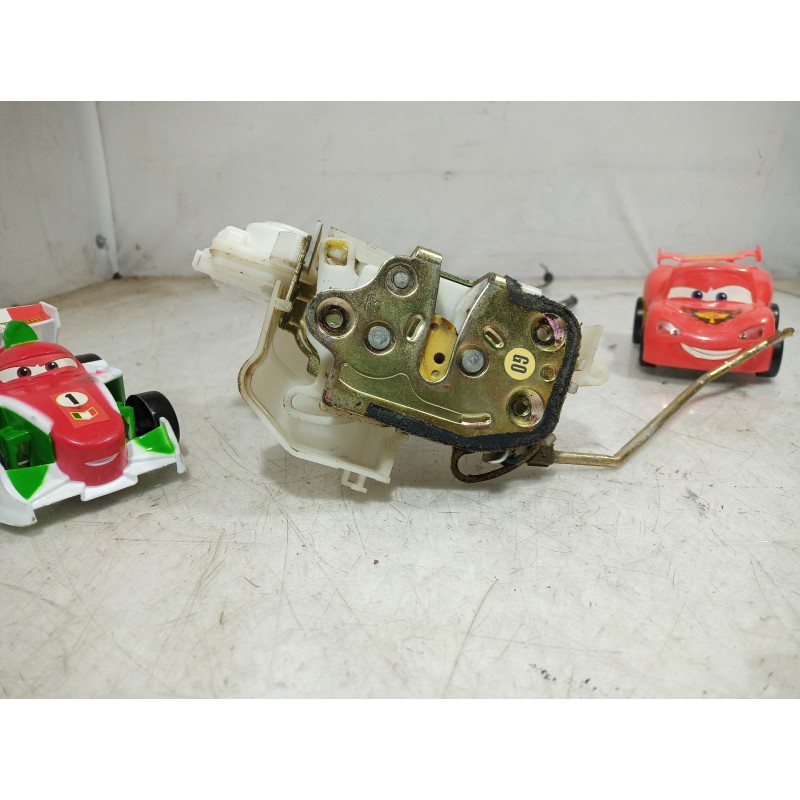 Recambio de cerradura puerta delantera derecha para honda accord berlina (cg7-9/ch1-7) 2.0i es (5 asientos) (ch9) referencia OEM