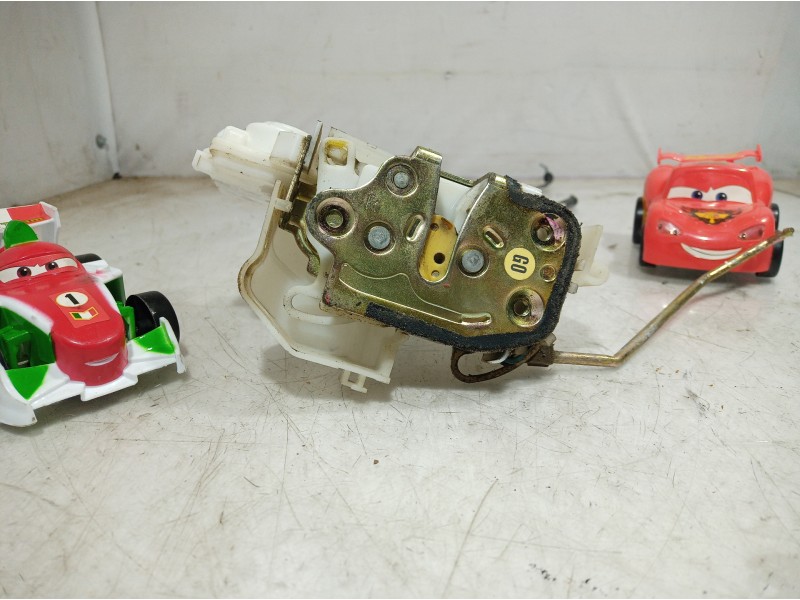 Recambio de cerradura puerta delantera derecha para honda accord berlina (cg7-9/ch1-7) 2.0i es (5 asientos) (ch9) referencia OEM