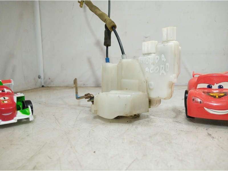 Recambio de cerradura puerta delantera derecha para honda accord berlina (cg7-9/ch1-7) 2.0i es (5 asientos) (ch9) referencia OEM