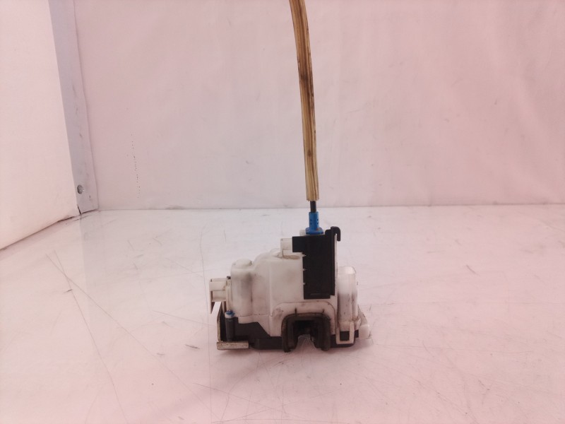 Recambio de cerradura puerta delantera derecha para fiat doblo cargo basis kasten referencia OEM IAM   