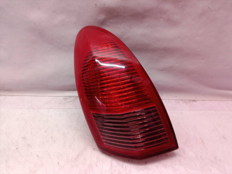 Recambio de piloto trasero derecho para alfa romeo 147 (190) 1.6 t.spark distinctive referencia OEM IAM   