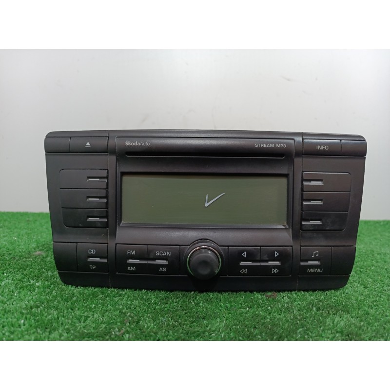 Recambio de sistema audio / radio cd para skoda octavia combi (1z5) elegance referencia OEM IAM 1Z0035161C 1Z0035161C 1Z0035161