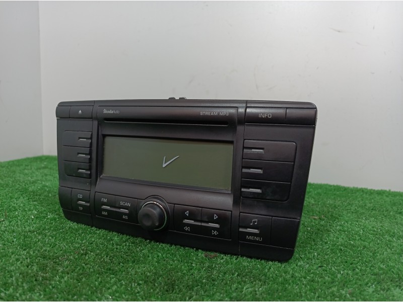 Recambio de sistema audio / radio cd para skoda octavia combi (1z5) elegance referencia OEM IAM 1Z0035161C 1Z0035161C 1Z0035161
