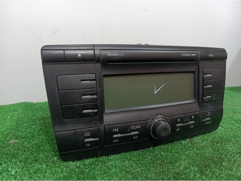Recambio de sistema audio / radio cd para skoda octavia combi (1z5) elegance referencia OEM IAM 1Z0035161C 1Z0035161C 1Z0035161