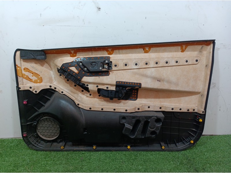 Recambio de guarnecido puerta delantera izquierda para kia cee´d emotion referencia OEM IAM 823201H300 823201H300 823201H300