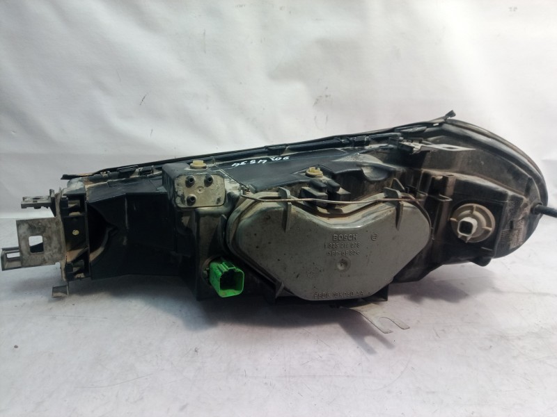 Recambio de faro derecho para ford mondeo berlina (gd) ambiente referencia OEM IAM 1110514  