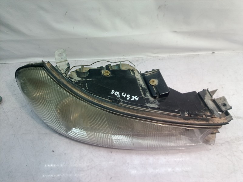 Recambio de faro derecho para ford mondeo berlina (gd) ambiente referencia OEM IAM 1110514  