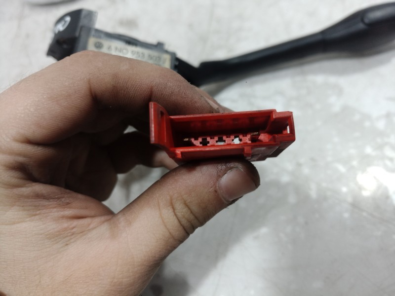 Recambio de mando limpia para volkswagen polo berlina (6n1) concept referencia OEM IAM 6NO953503J 6NO953503J 6NO953503