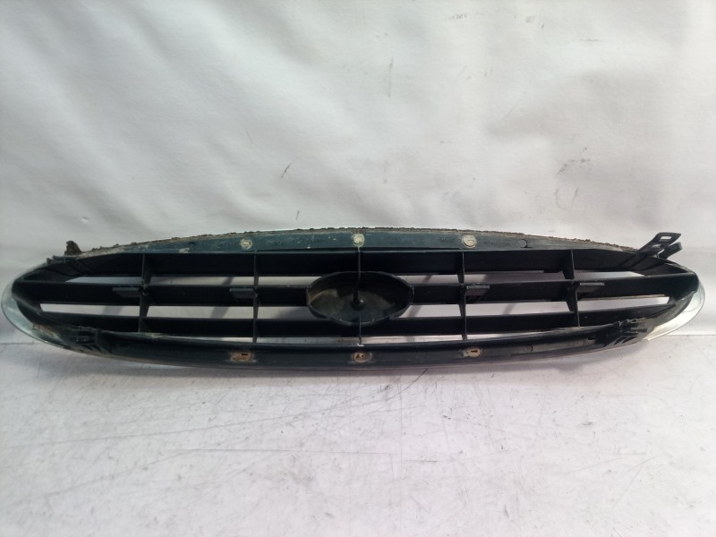 Recambio de rejilla delantera para ford mondeo berlina (gd) ambiente referencia OEM IAM 1099664  