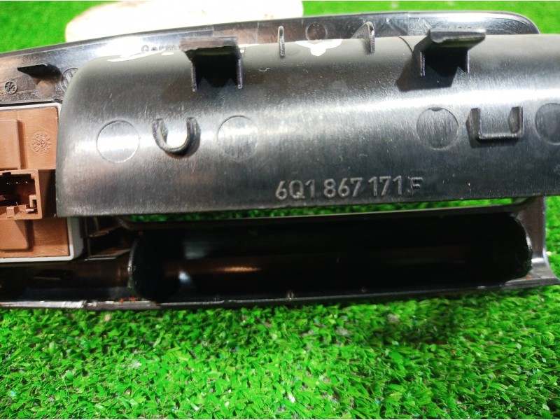 Recambio de mando elevalunas delantero izquierdo para volkswagen polo (9n3) 1.4 tdi referencia OEM IAM 6Q1867171F 6Q1867171F 6Q1