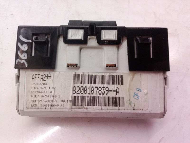 Recambio de pantalla multifuncion para renault megane ii familiar dynamique referencia OEM IAM 8200107839A 8200107839 8200107839