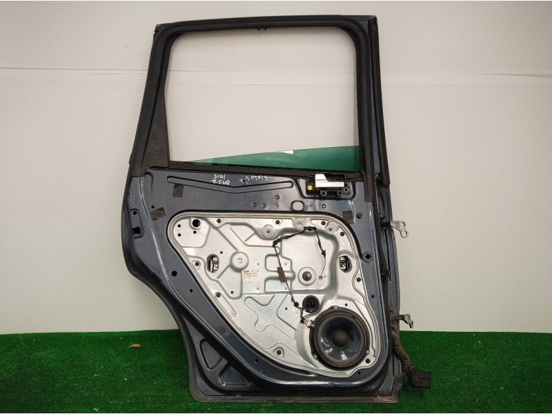 Recambio de puerta trasera izquierda para ford focus c-max (cap) 30 aniversario referencia OEM IAM   