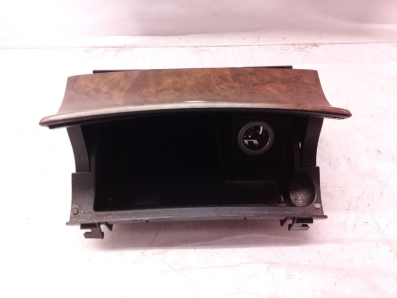 Recambio de cenicero para mercedes-benz clase cls (w219) 500 (219.375) referencia OEM IAM A2118101330 A2118101330 A2118101330