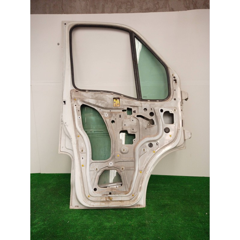 Recambio de puerta delantera izquierda para renault master desde ´98 base, caja cerrada l1h1 rs 3078 referencia OEM IAM   