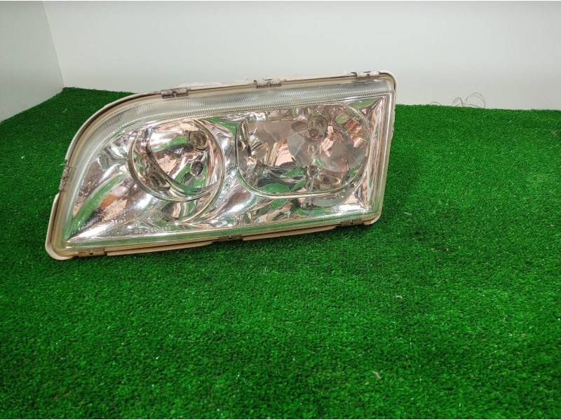 Recambio de faro izquierdo para volvo v40 familiar 1.9 d referencia OEM IAM 30899682 30899682 30899682