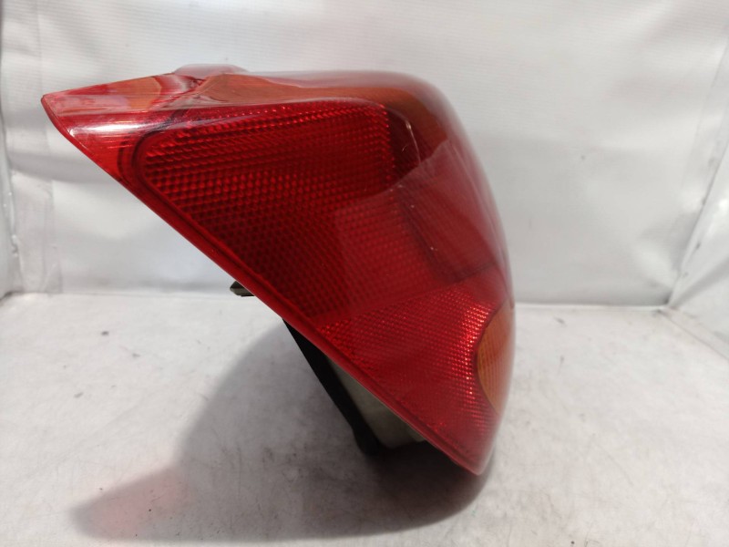 Recambio de piloto trasero izquierdo para ford fiesta berlina básico referencia OEM IAM 96FG13N004BA 96FG13N004 96FG13N004