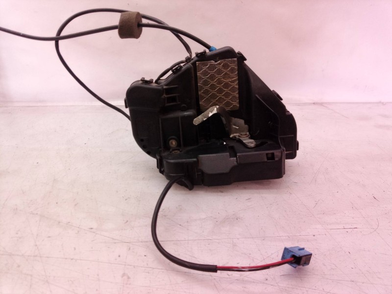 Recambio de cerradura puerta trasera izquierda para mercedes-benz clase cls (w219) 500 (219.375) referencia OEM IAM   