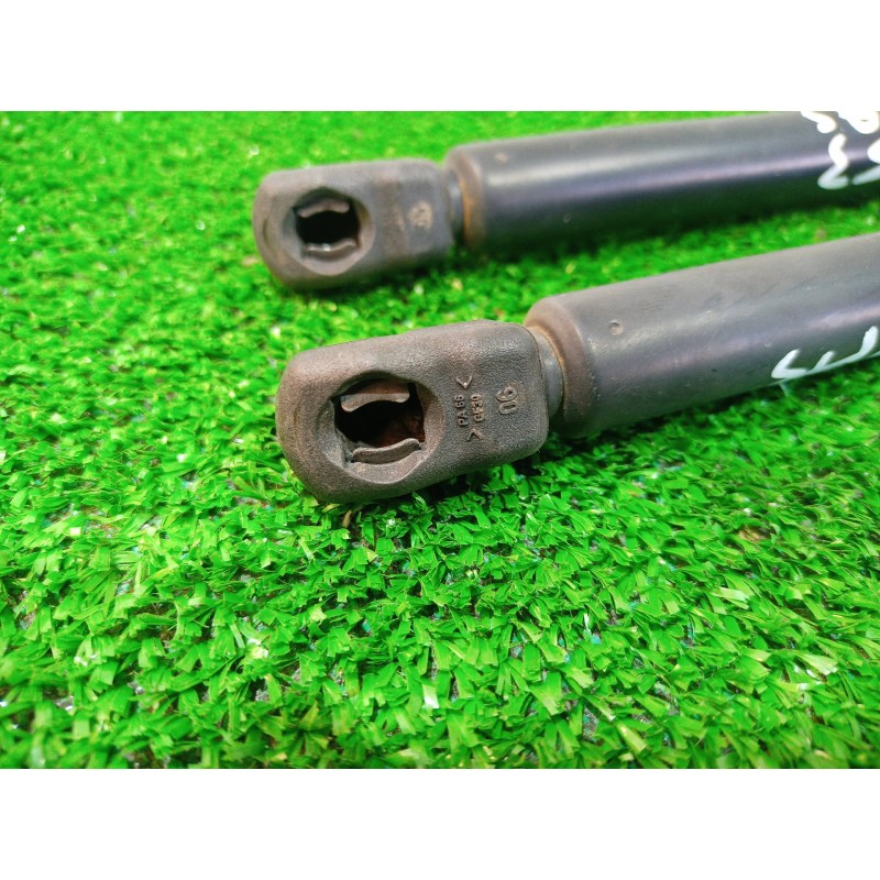 Recambio de amortiguadores maletero / porton para volvo v40 familiar 1.9 d referencia OEM IAM 30803472 30803472 30803472