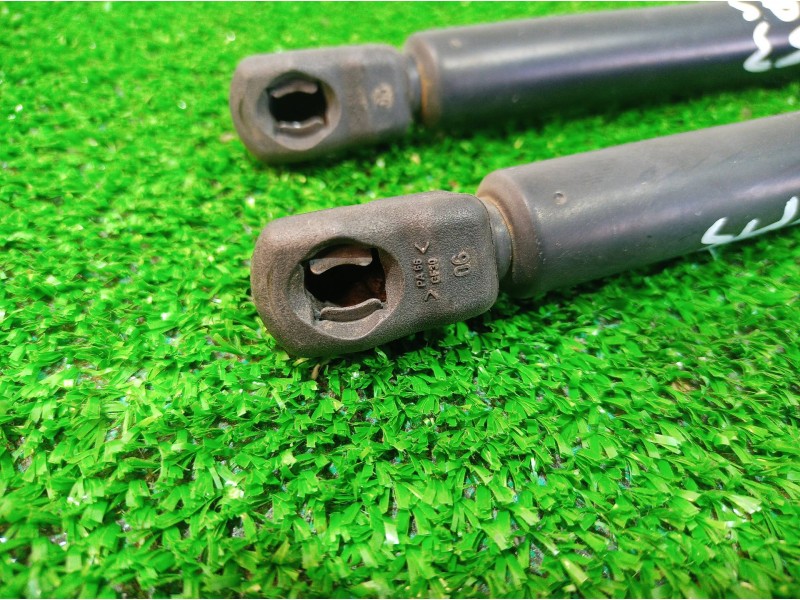 Recambio de amortiguadores maletero / porton para volvo v40 familiar 1.9 d referencia OEM IAM 30803472 30803472 30803472