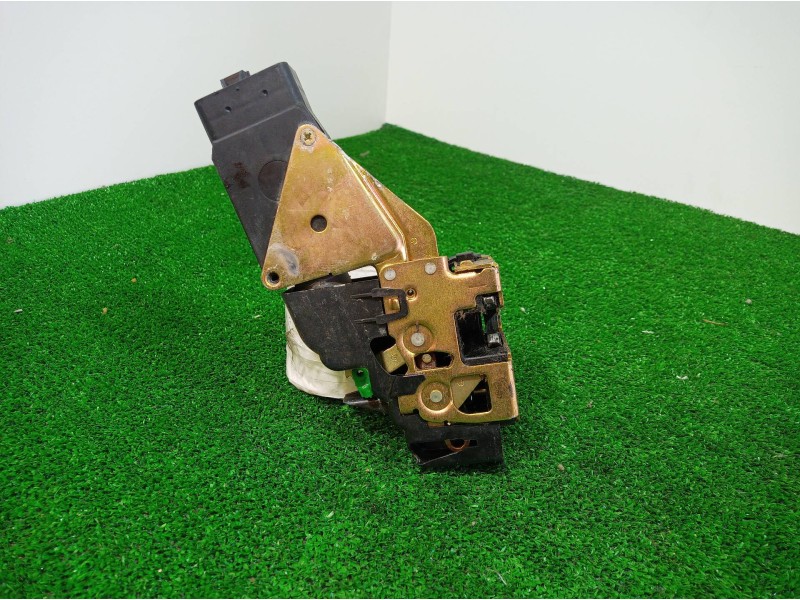 Recambio de cerradura puerta delantera izquierda para volvo v40 familiar 1.9 d referencia OEM IAM   