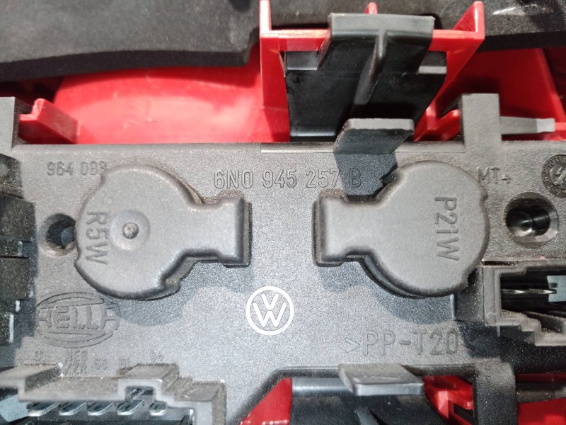 Recambio de piloto trasero izquierdo para volkswagen polo berlina (6n2) trendline referencia OEM IAM 6N0945257B 6N0945257B 6N094