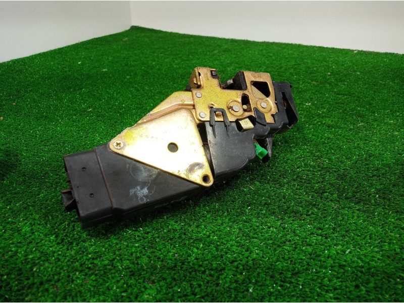 Recambio de cerradura puerta delantera izquierda para volvo v40 familiar 1.9 d referencia OEM IAM   