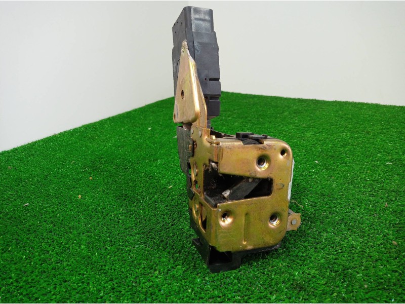 Recambio de cerradura puerta delantera izquierda para volvo v40 familiar 1.9 d referencia OEM IAM   