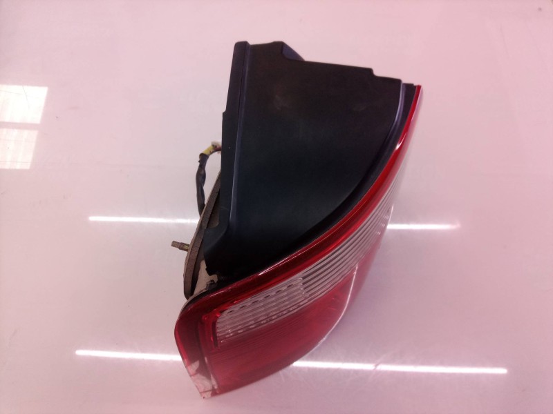 Recambio de piloto trasero izquierdo para kia carens 2.0 crdi lx monovolumen referencia OEM IAM 0K2FB51140L 0K2FB51140L 0K2FB511