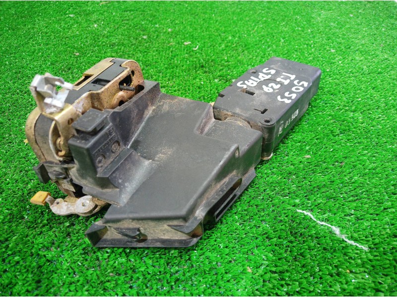 Recambio de cerradura puerta trasera izquierda para volvo v40 familiar 1.9 d referencia OEM IAM   