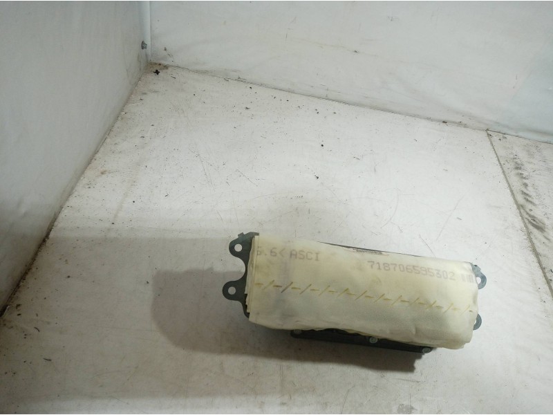 Recambio de airbag delantero derecho para ford focus berlina (cak) ambiente referencia OEM IAM 30338448C 30338448C 30338448