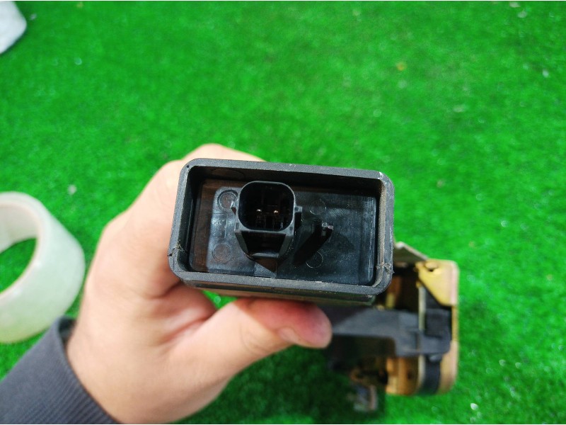 Recambio de cerradura puerta trasera derecha para volvo v40 familiar 1.9 d referencia OEM IAM   