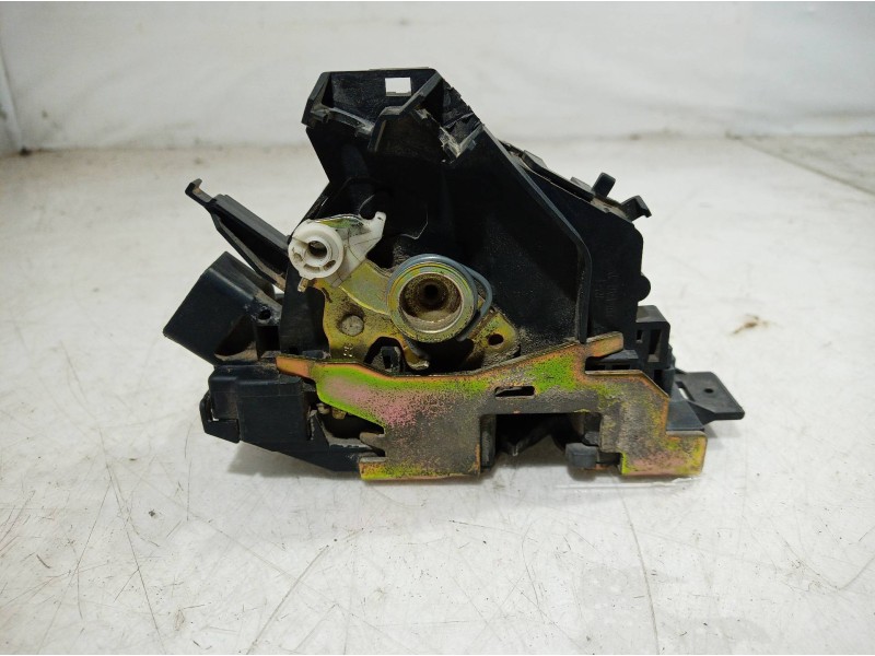 Recambio de cerradura puerta delantera derecha para ford focus berlina (cak) ambiente referencia OEM IAM A21812 A21812 A21812