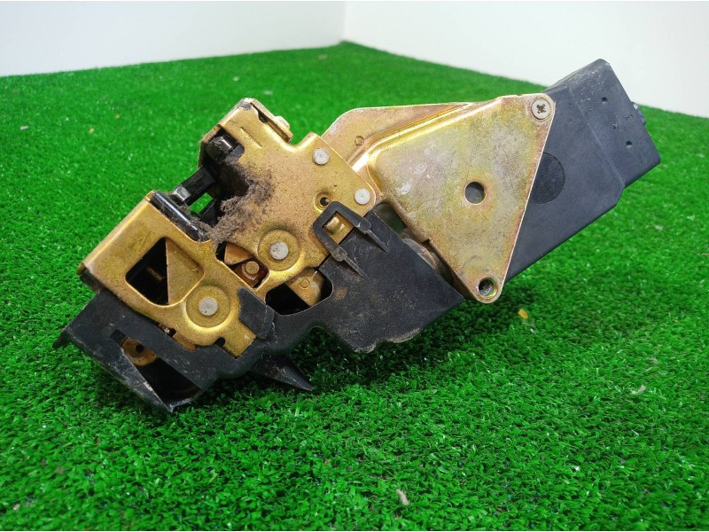 Recambio de cerradura puerta delantera derecha para volvo v40 familiar 1.9 d referencia OEM IAM   