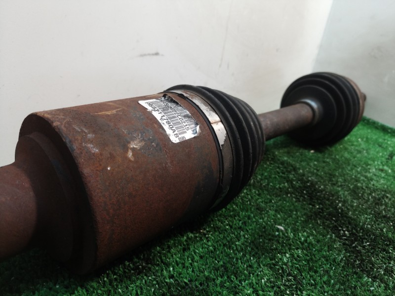 Recambio de transmision delantera derecha para jeep cherokee (kj) 2.5 crd básico referencia OEM IAM P52111780AB P52111780AB P521