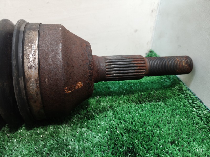 Recambio de transmision delantera derecha para jeep cherokee (kj) 2.5 crd básico referencia OEM IAM P52111780AB P52111780AB P521