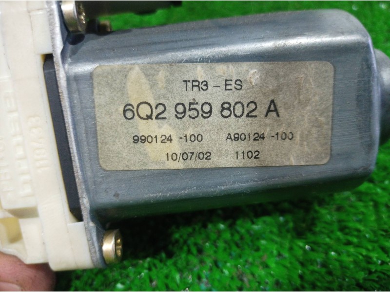 Recambio de motor elevalunas delantero izquierdo para seat ibiza (6l1) 1.9 tdi referencia OEM IAM 6Q2959802 6Q2959802 6Q2959802