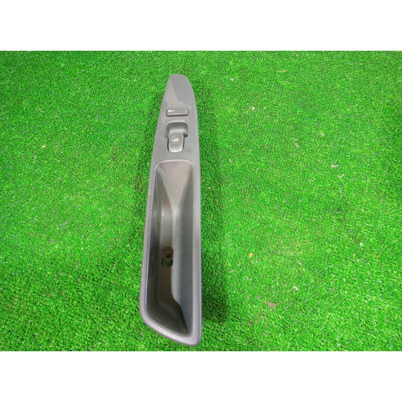 Recambio de mando elevalunas delantero derecho para volvo v40 familiar 1.9 d referencia OEM IAM 30638702 30638702 30638702